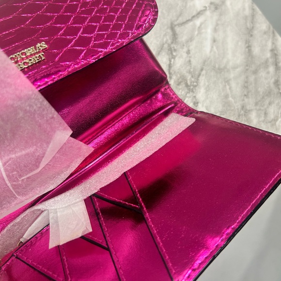 Victoria Secret metallic pink wristlet/wallet - Picture 3 of 5